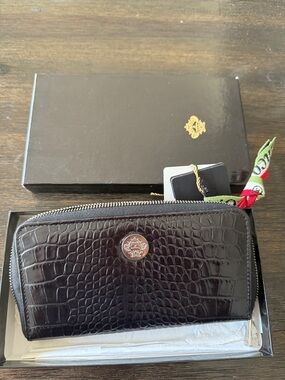 Orobianco Black Croc-Embossed Zip Wallet